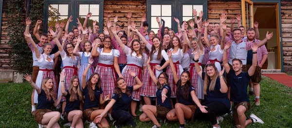 Gruppenfoto Dirndlball 2024